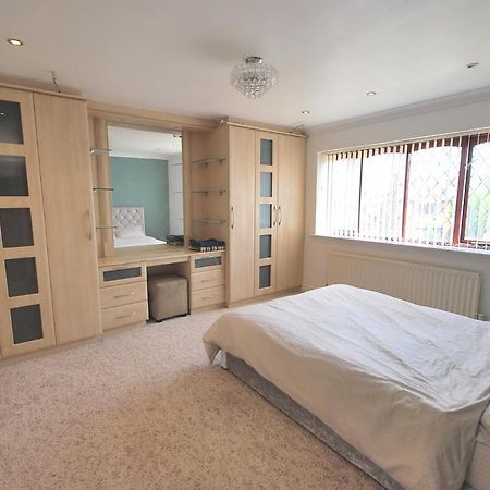 Lostock Entire And Exclusive Four Bed Detached Villa מראה חיצוני תמונה