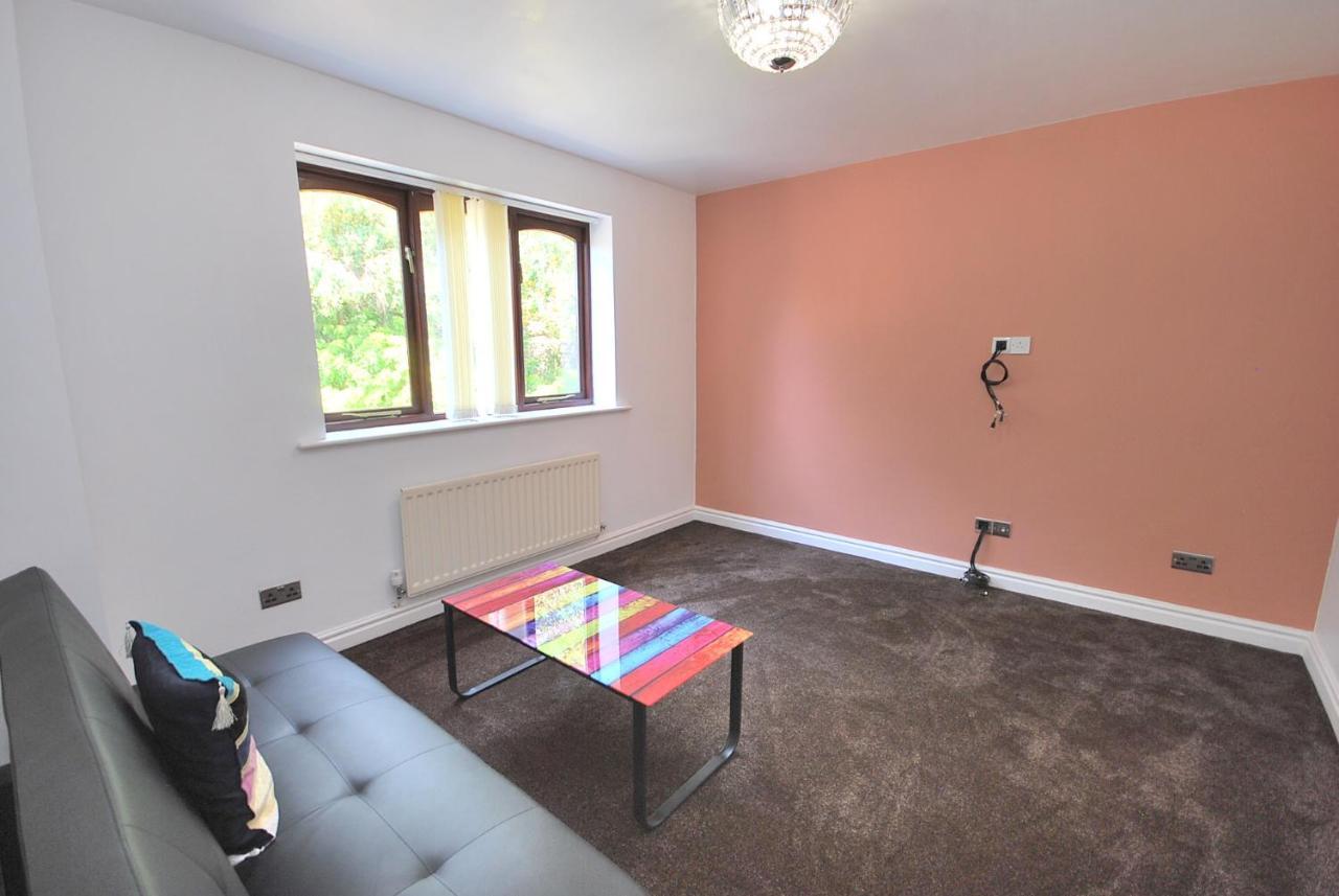 Lostock Entire And Exclusive Four Bed Detached Villa מראה חיצוני תמונה
