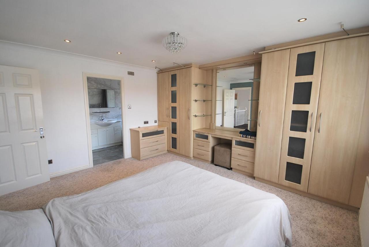 Lostock Entire And Exclusive Four Bed Detached Villa מראה חיצוני תמונה