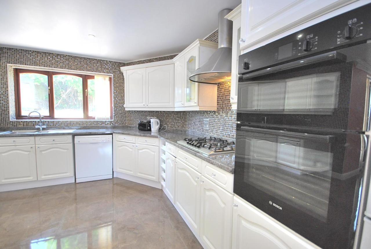 Lostock Entire And Exclusive Four Bed Detached Villa מראה חיצוני תמונה